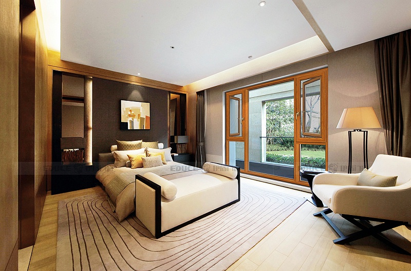 系統門窗比普通門窗有哪些絕對的優勢？看看你就知道了！柏林時光平開窗-110mm 肌膚木