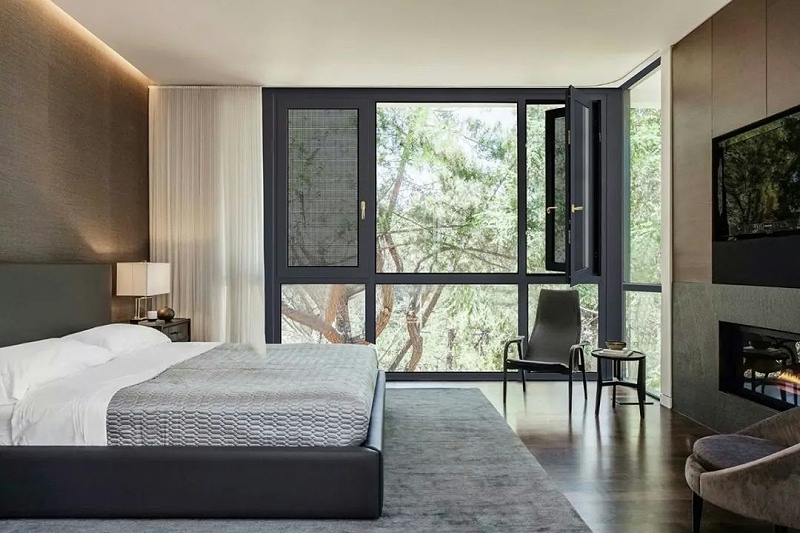 為什么你家里的門窗冬天會結(jié)露結(jié)霜？真相就在這里！