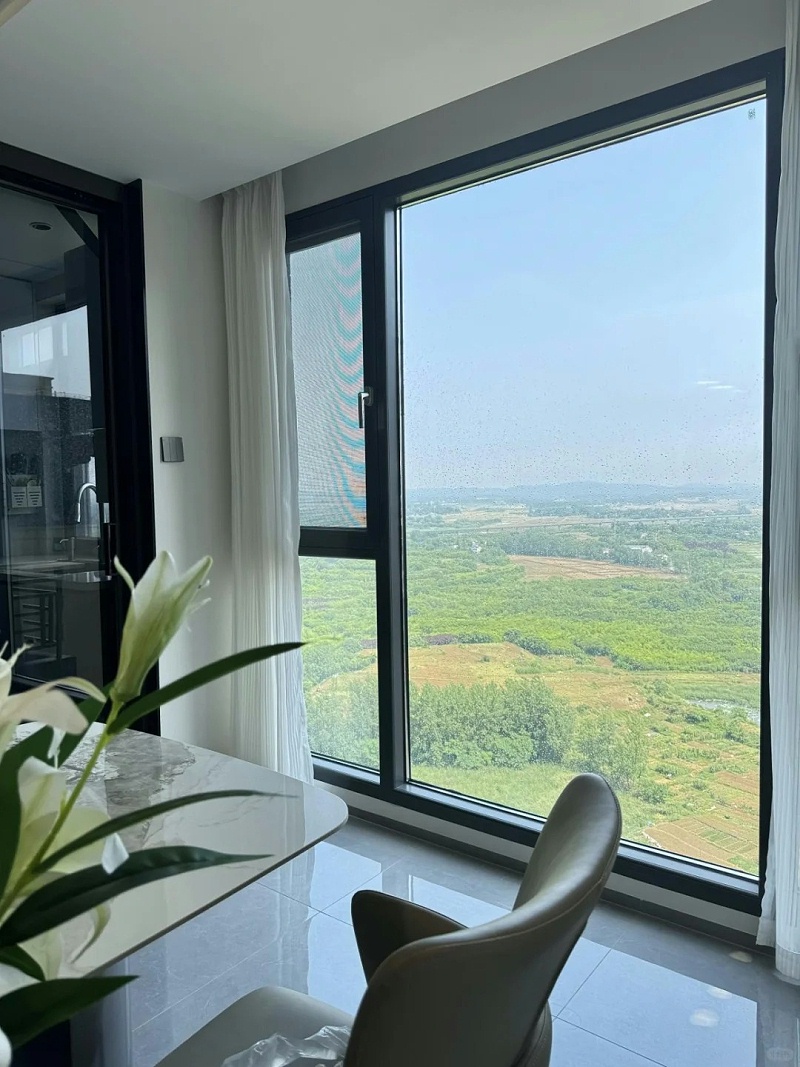 如果你家也有一扇綠意翻涌的春日限定窗景_1_伊盾門窗_來自小紅書網(wǎng)頁版